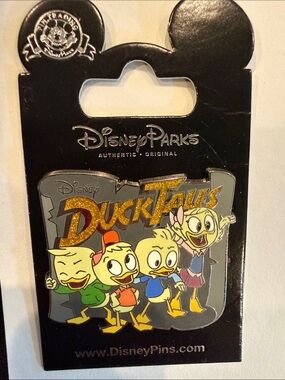 P5. Duck Tales Pin - Rare 2017 - No Cancels
No returns all bids binding